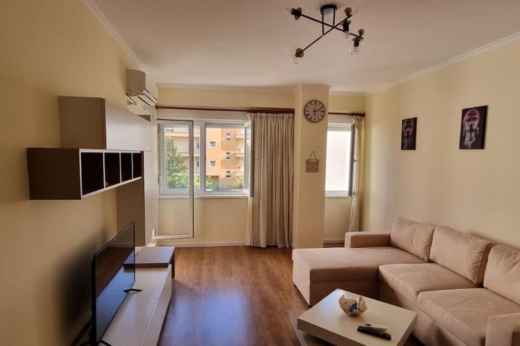 New & Great Located Apartment Near Center Tirana Exteriér fotografie