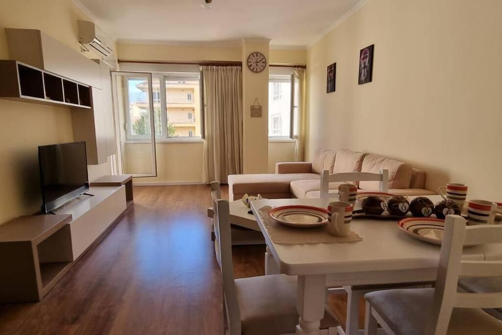 New & Great Located Apartment Near Center Tirana Exteriér fotografie
